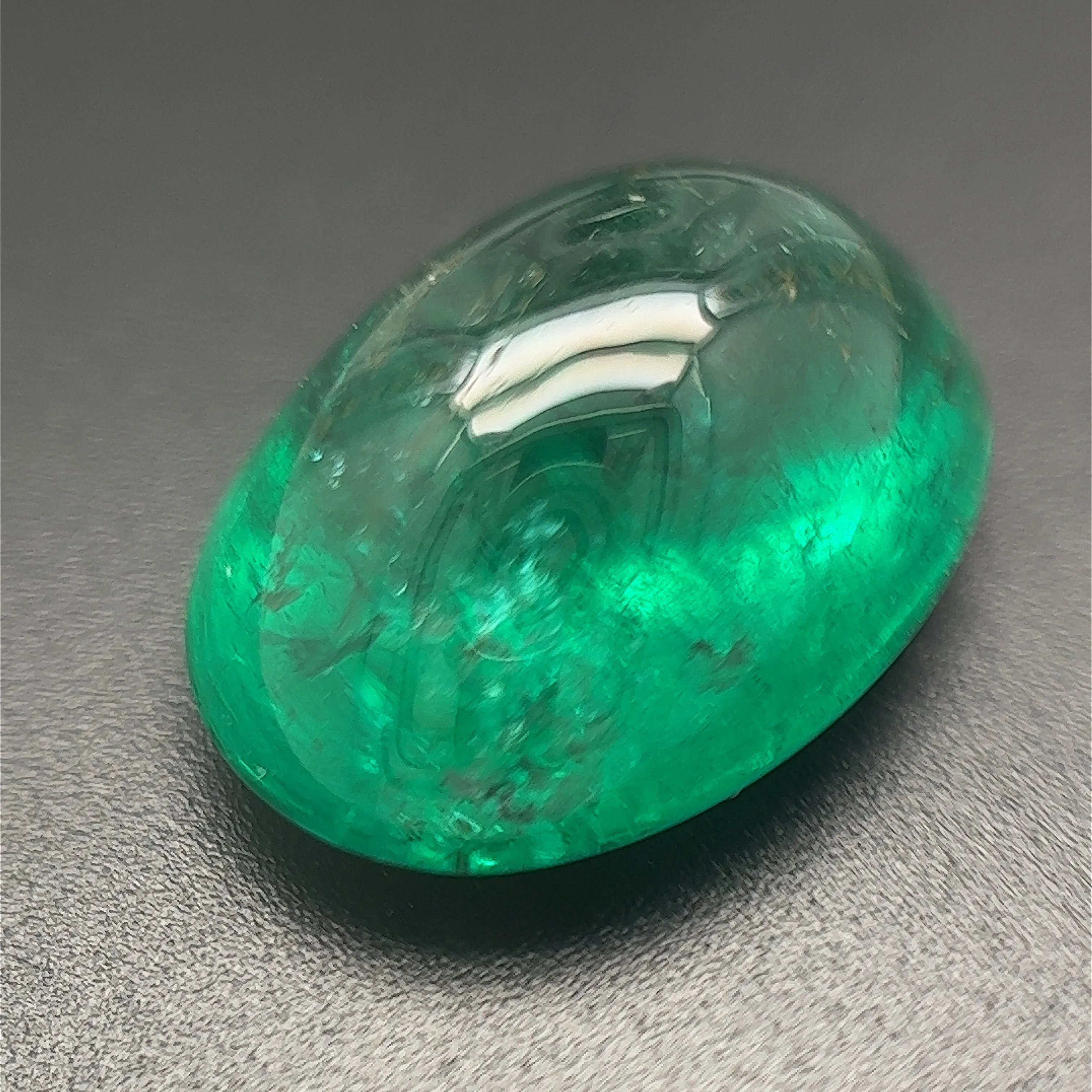 6.99CT NATURAL EMERALD CABOCHON