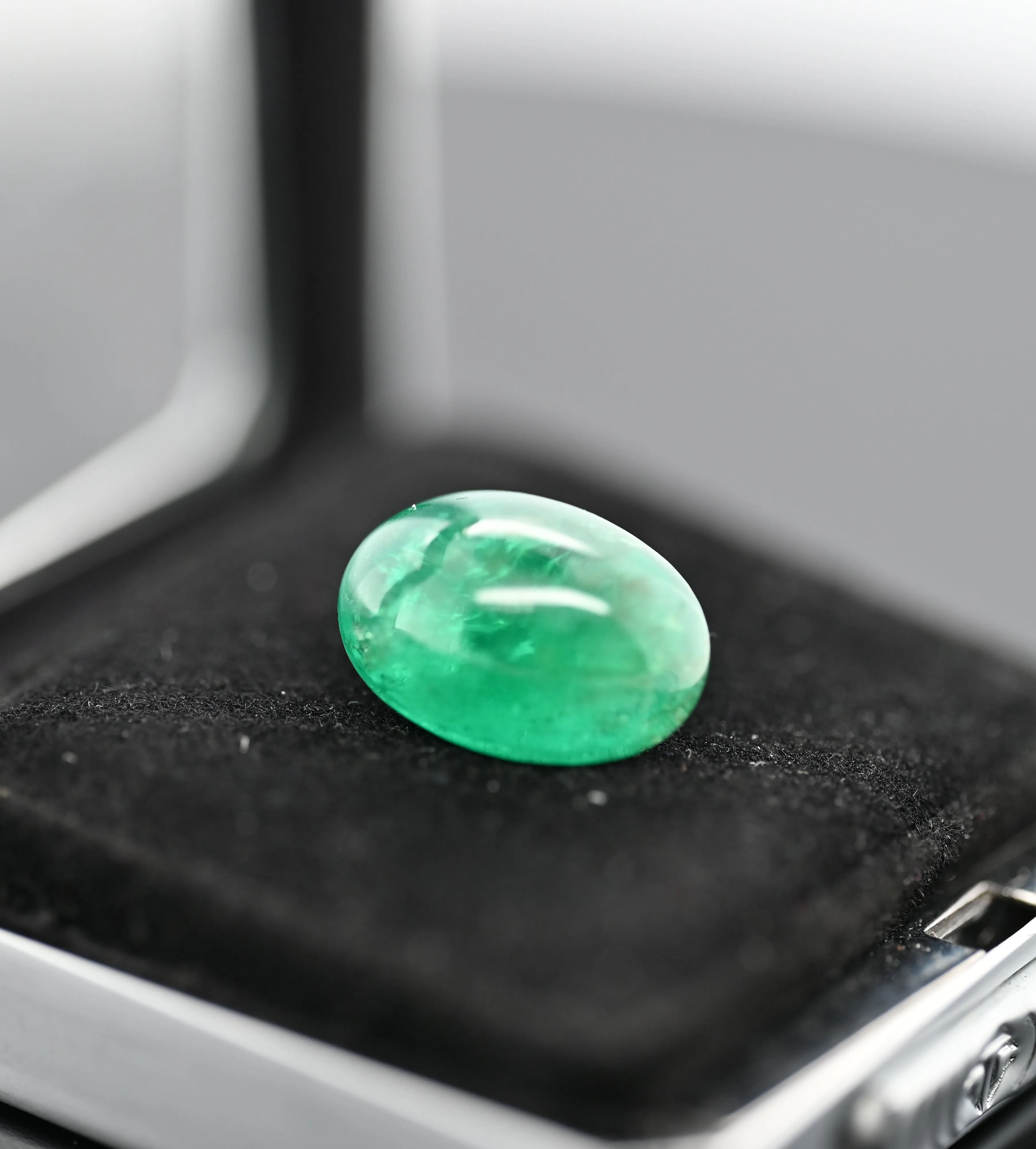 6.99CT NATURAL EMERALD CABOCHON