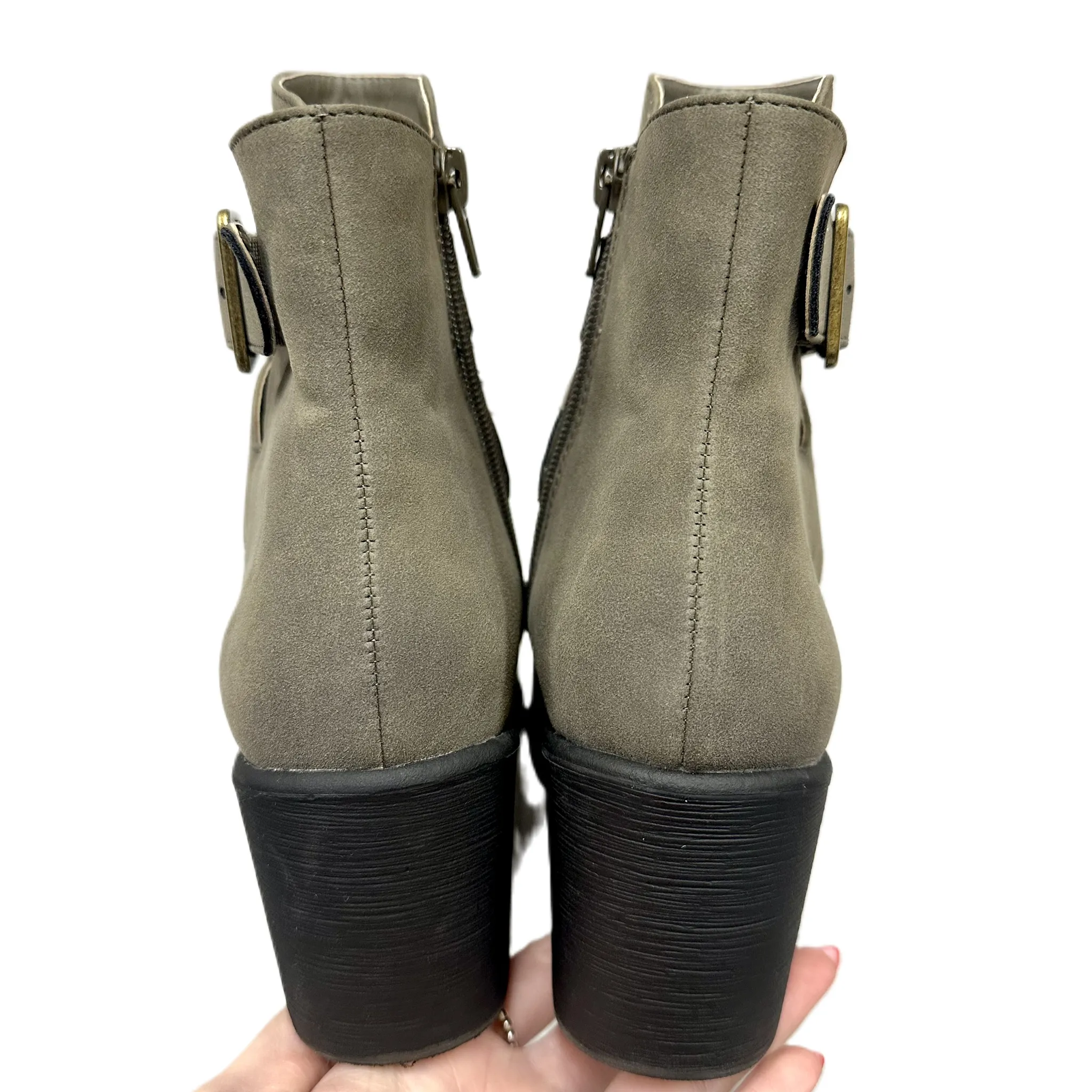 Boots Ankle Heels By Naturalizer In Grey, Size: 6.5