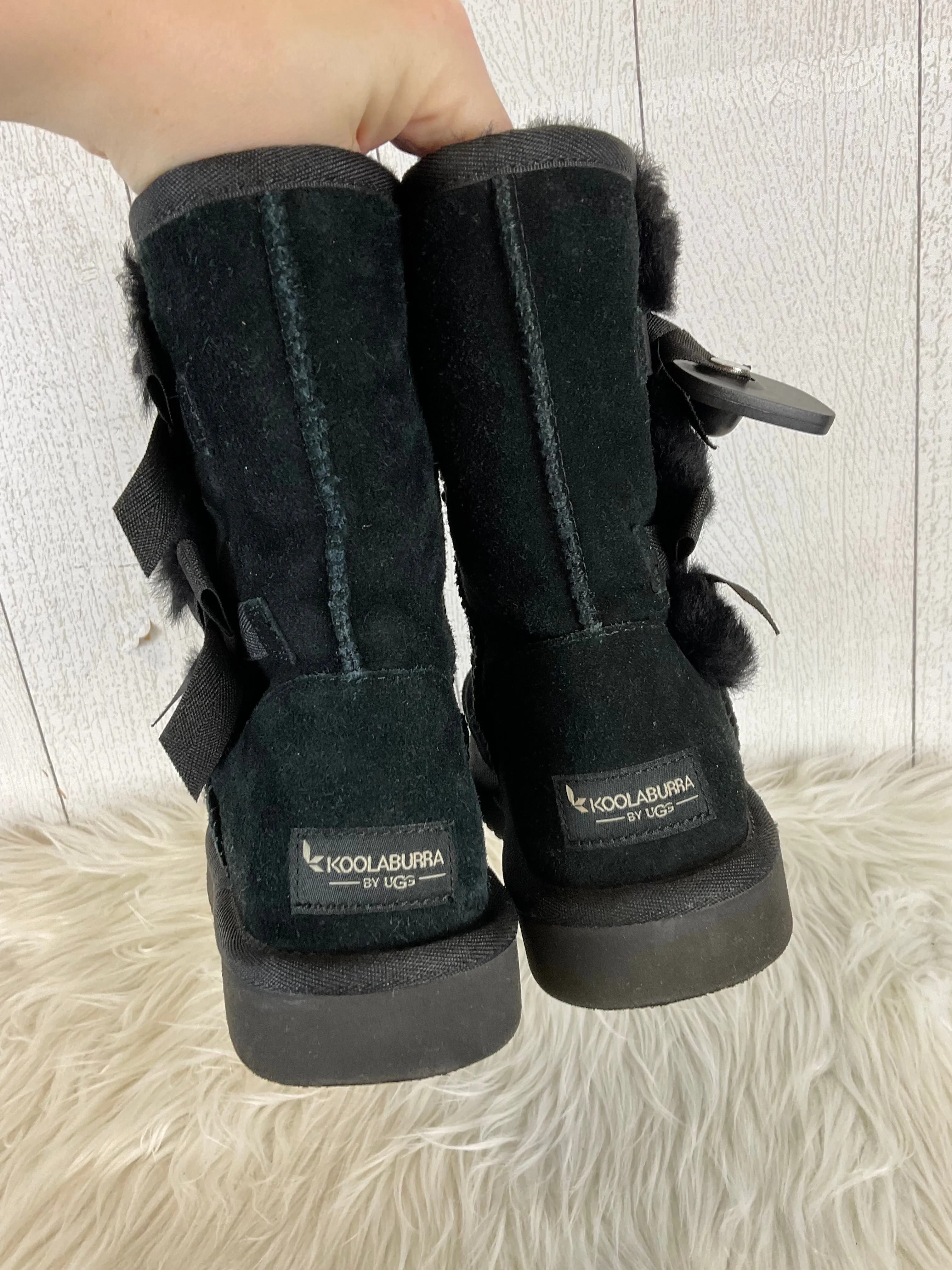 Boots Designer By Ugg In Black, Size: 6