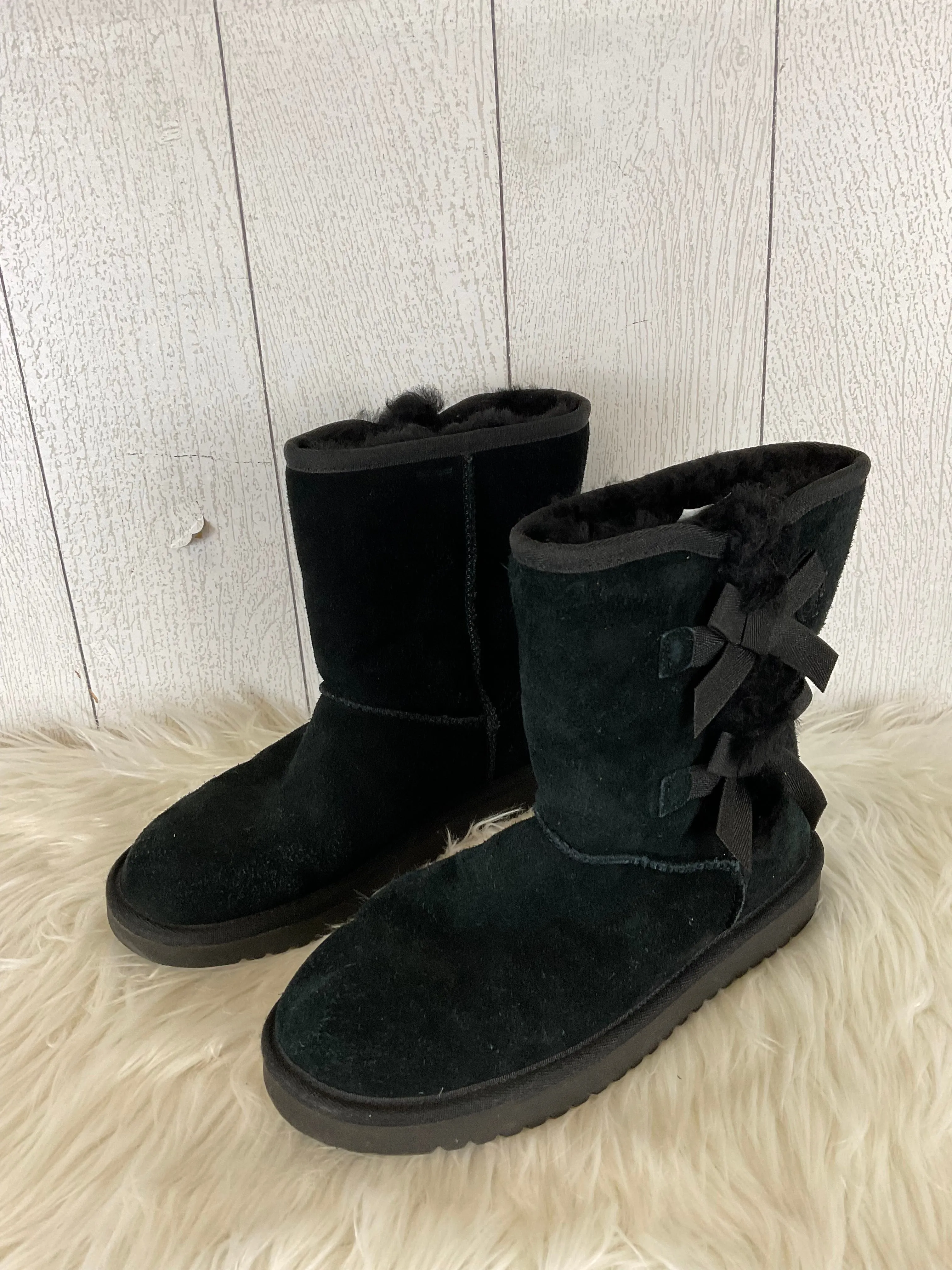 Boots Designer By Ugg In Black, Size: 6
