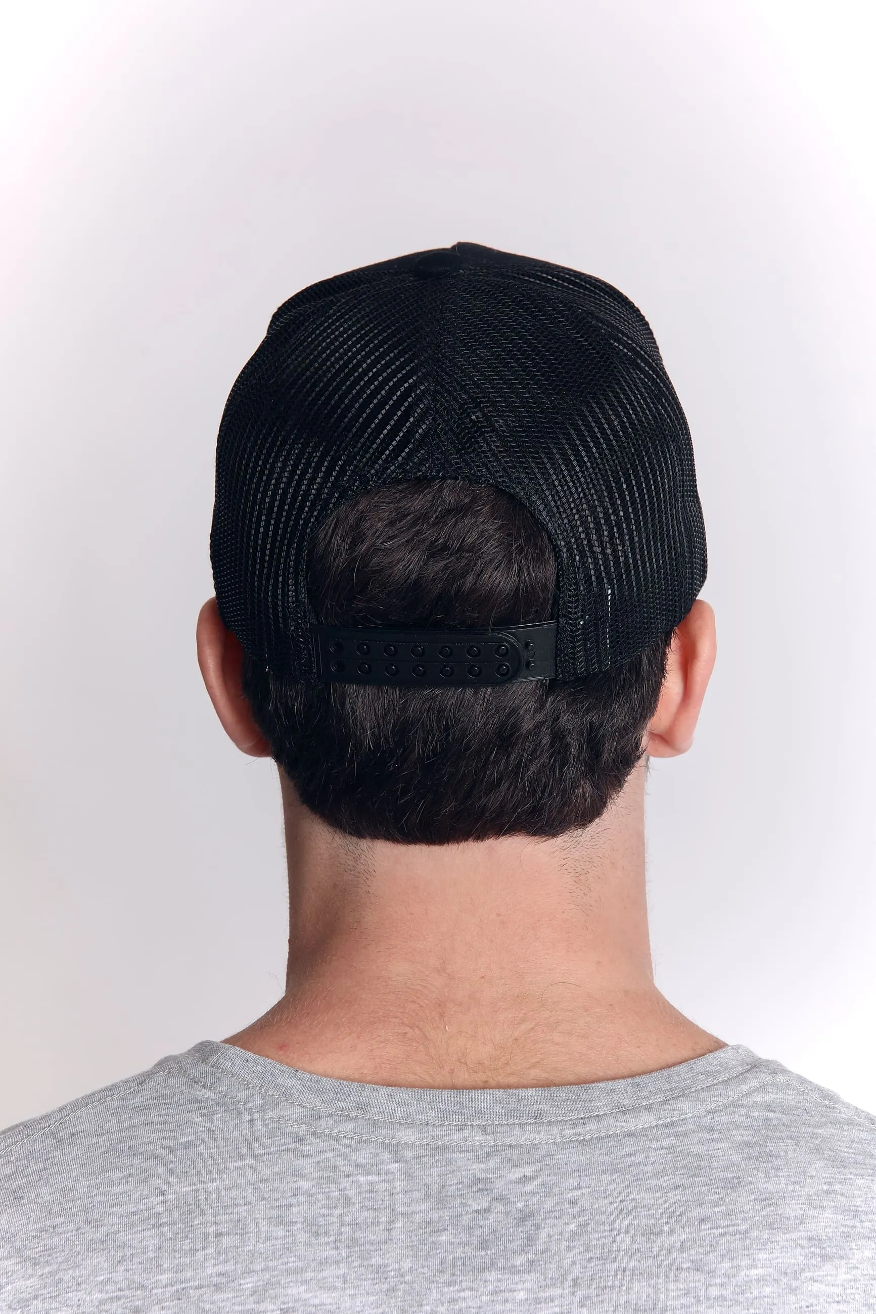Gorra para Hombre Dunkelvolk TRUCKER STAY WILD BLK2