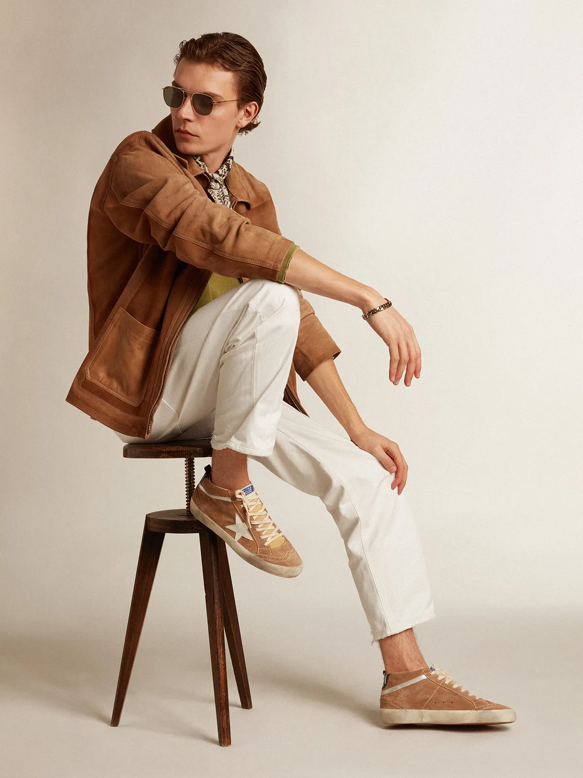 Men's Mid Star in tobacco-colored suede with white leather star