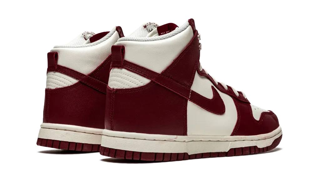 Nike Dunk High Sail Team Red
